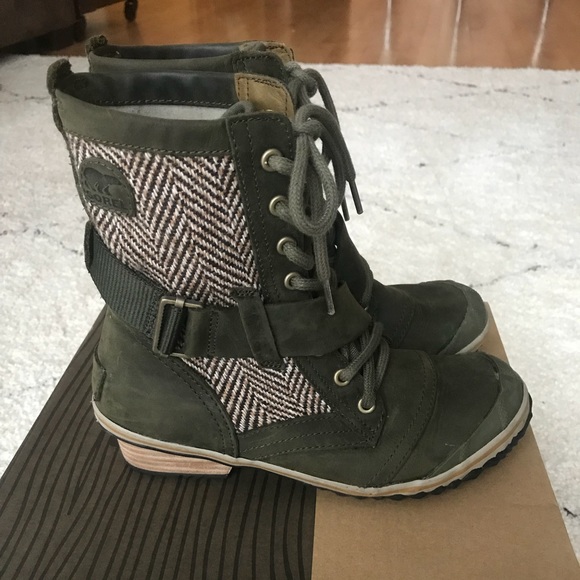 sorel slimboot lace